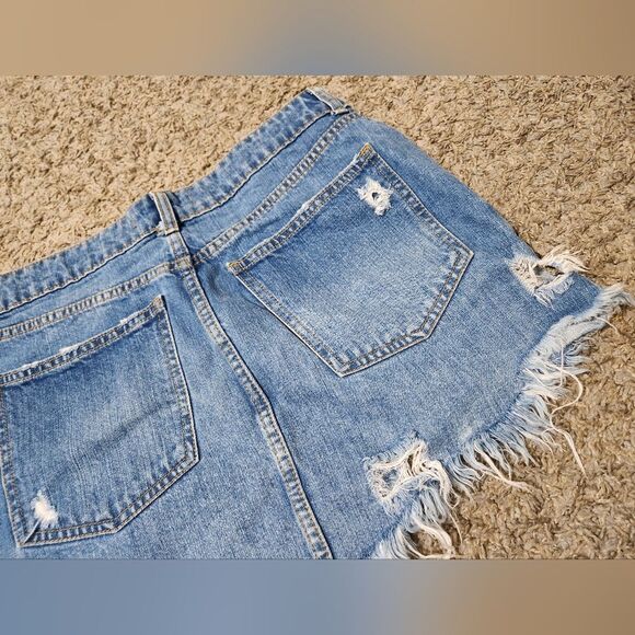 Free People ‘Wild Rose Ember’ Distressed Floral Embroidered Mini Skirt- Size 28 - Picture 8 of 11